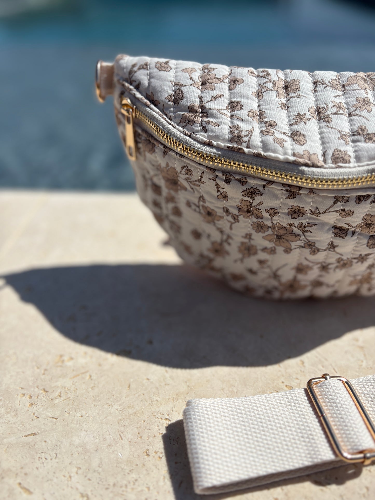 Sac banane en coton matelassé liberty fleuri beige taupe