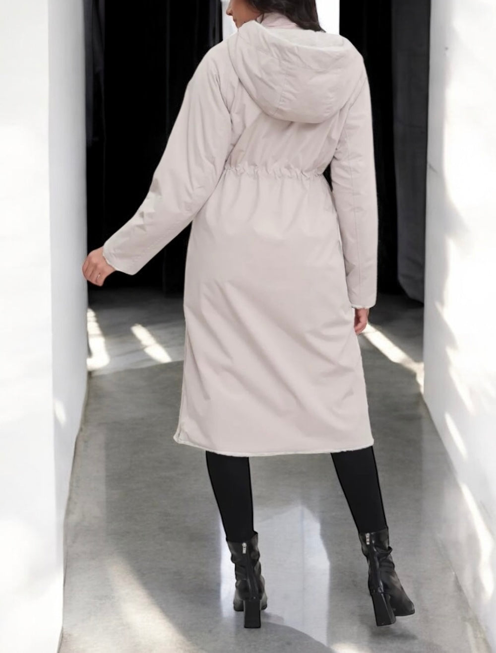 Melya Melody - Manteau long réversible blanc crème fausse fourrure avec capuche et cordons de serrage à la taille
