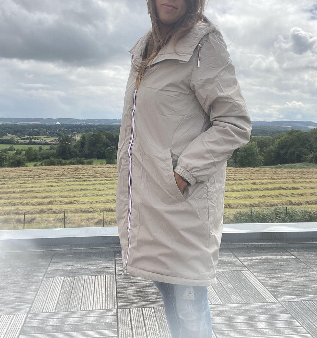 Laura Jo - Imperméable long doublé en fausse fourrure cordon tricolore couleur beige