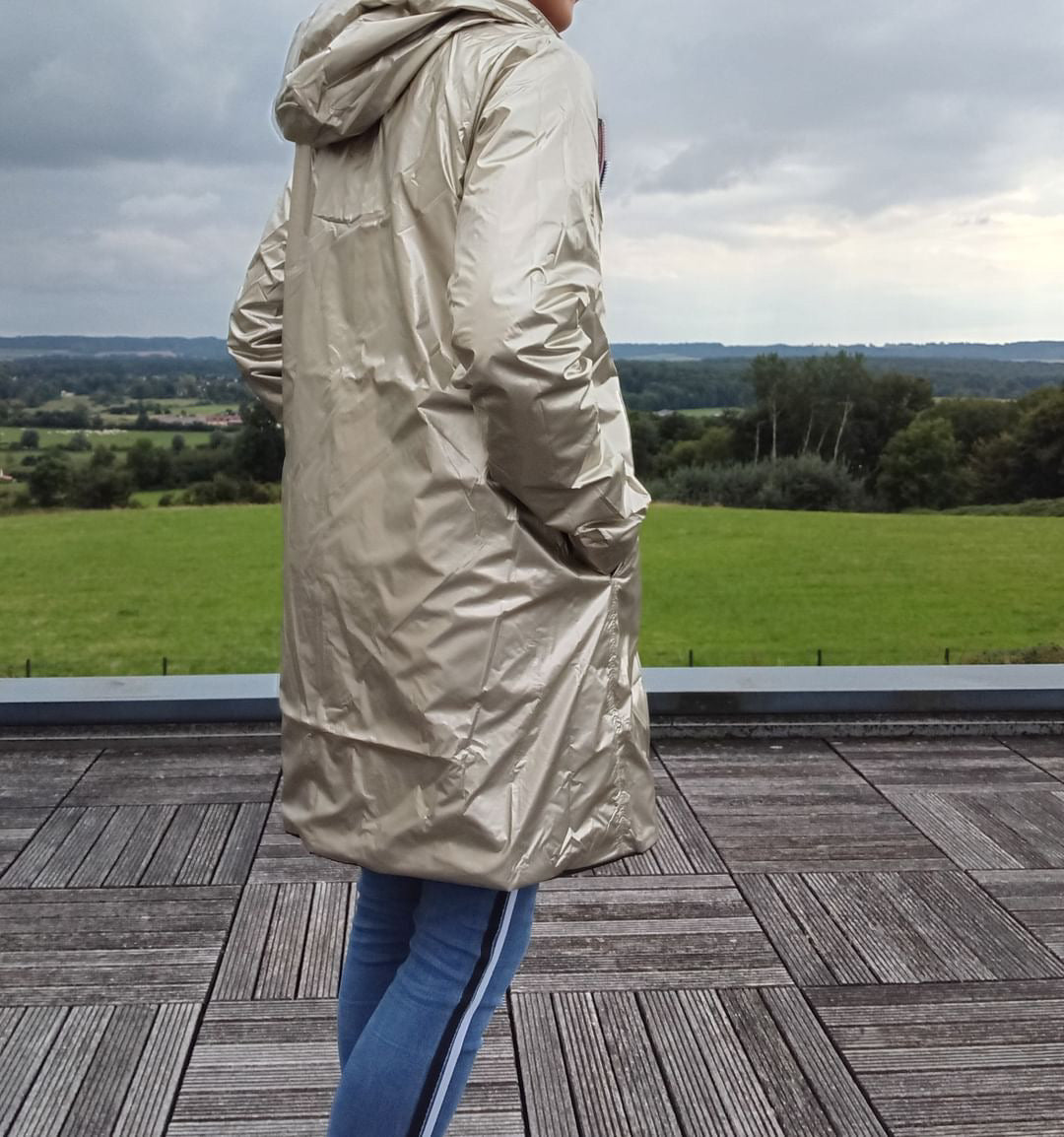 Laura Jo - Imperméable réversible long mi-saison garnissage ouate couleur noir / doré - Curvy