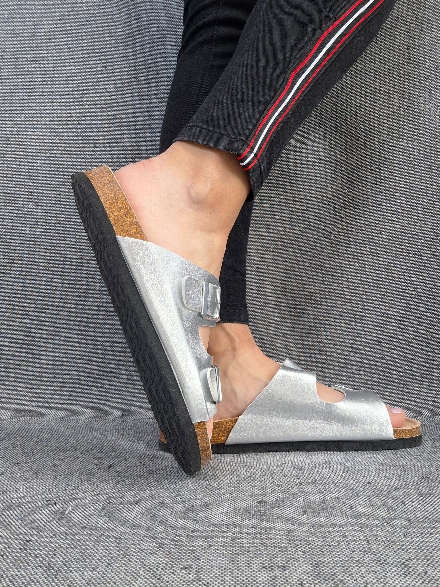 Chaussures sandales intérieur cuir argentée style Birk