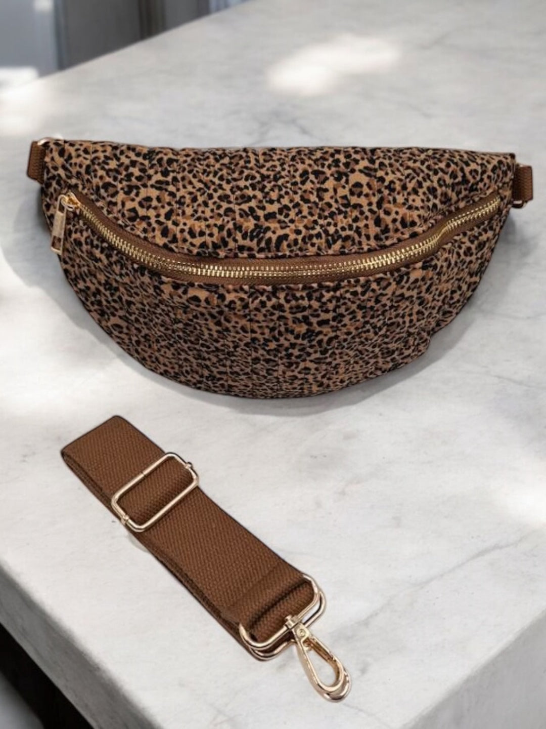 Sac banane camel motifs léopard matelassé en coton