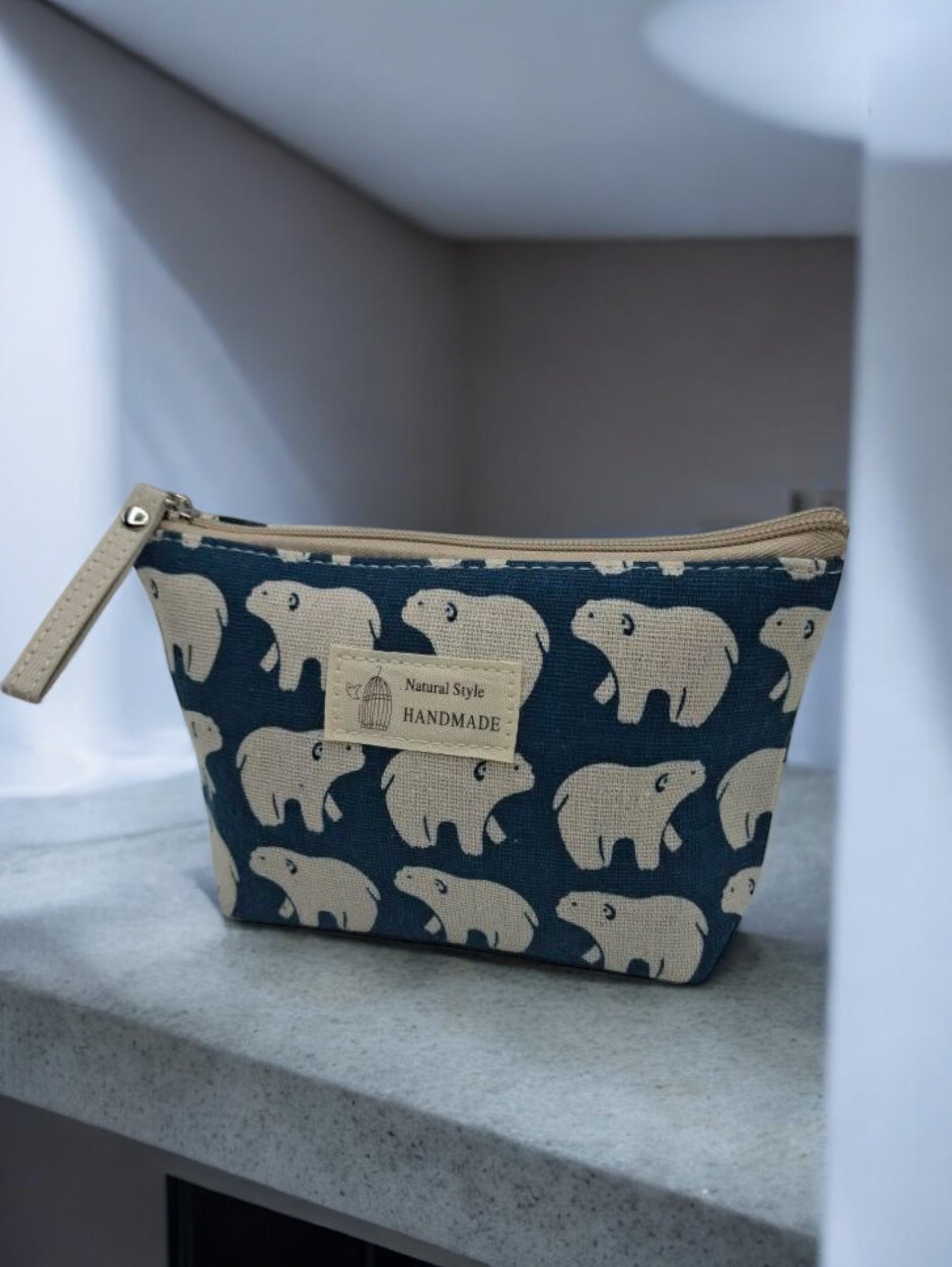 Trousse en coton motif ours polaires blancs sur fond bleu