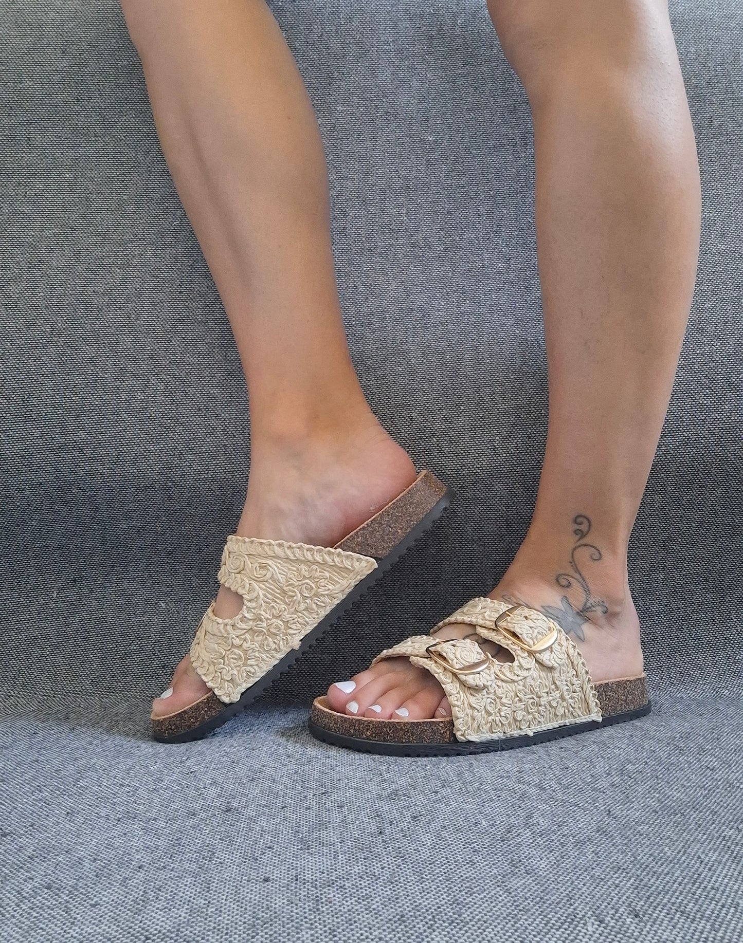 Chaussures sandales 2 brides effet paille beige avec boucles style Birk
