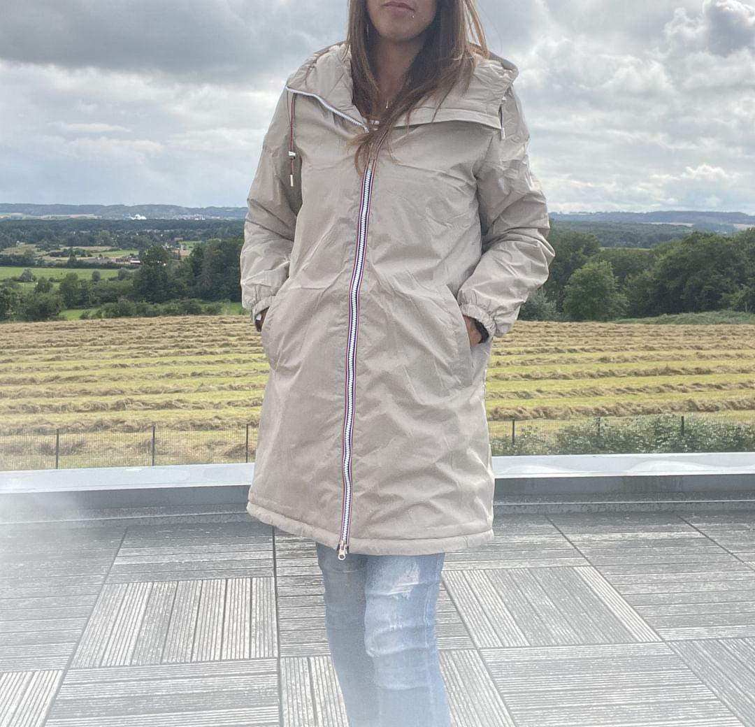 Laura Jo - Imperméable long doublé en fausse fourrure cordon tricolore couleur beige