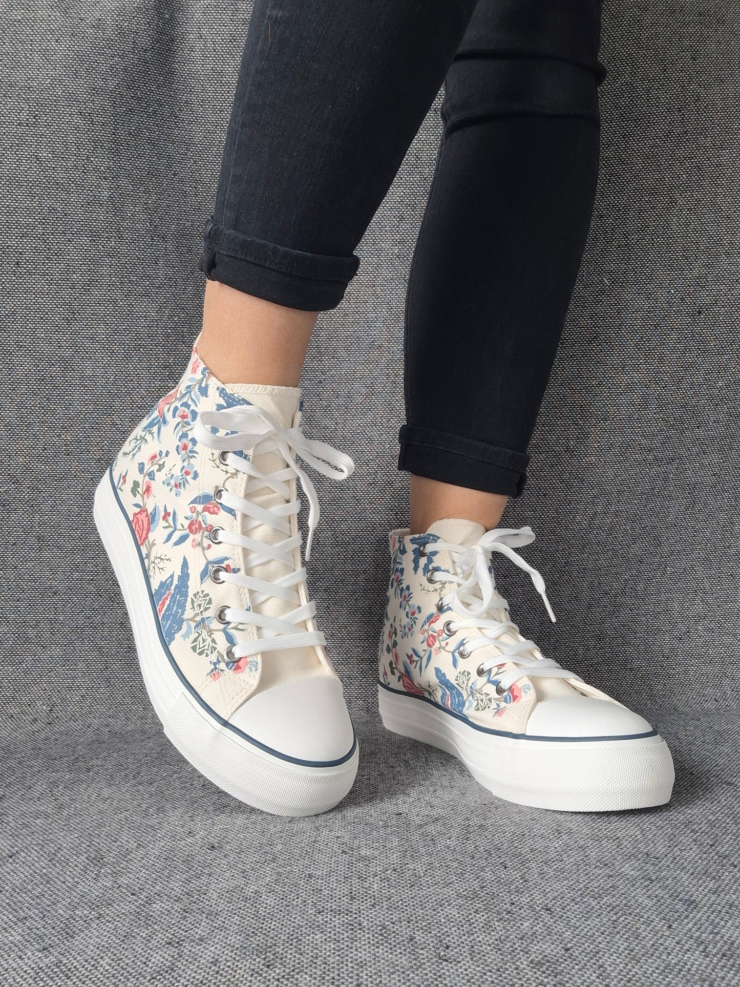 Chaussures baskets hautes en toile motif liberty floral style converse