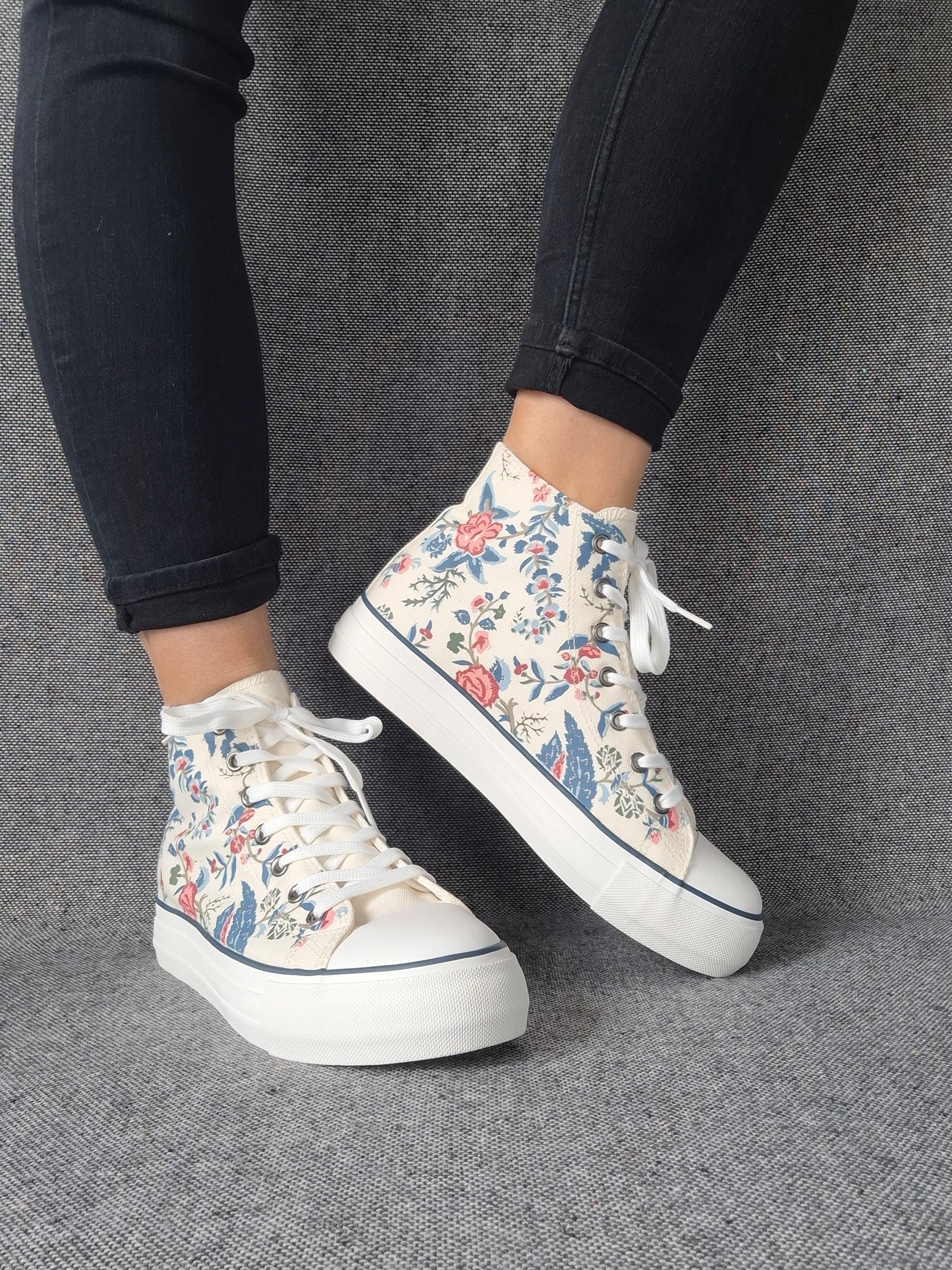 Chaussures baskets hautes en toile motif liberty floral style converse