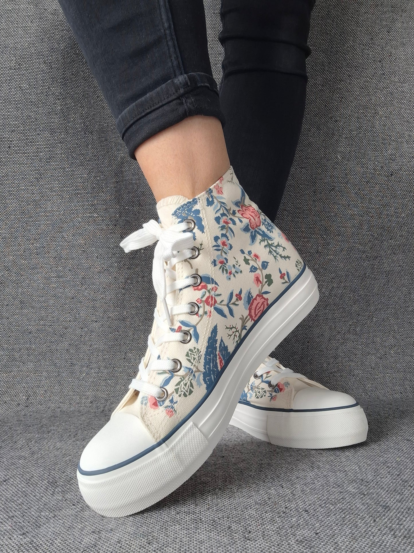 Chaussures baskets hautes en toile motif liberty floral style converse