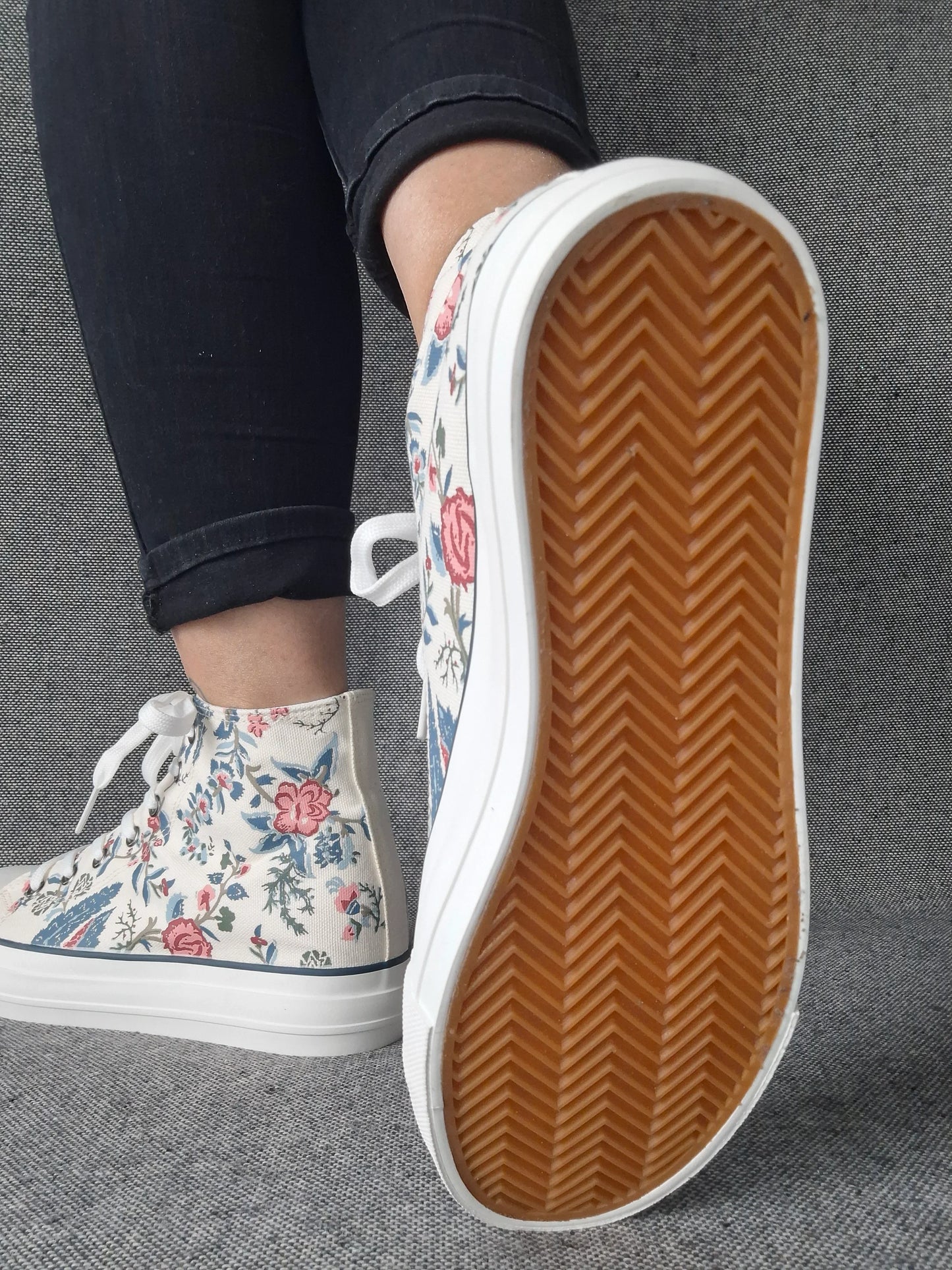 Chaussures baskets hautes en toile motif liberty floral style converse