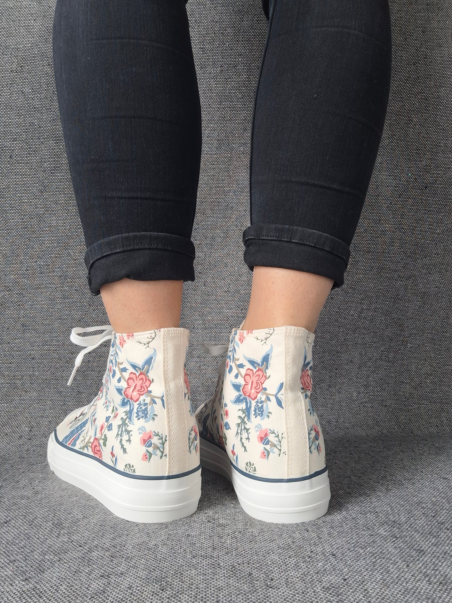 Chaussures baskets hautes en toile motif liberty floral style converse