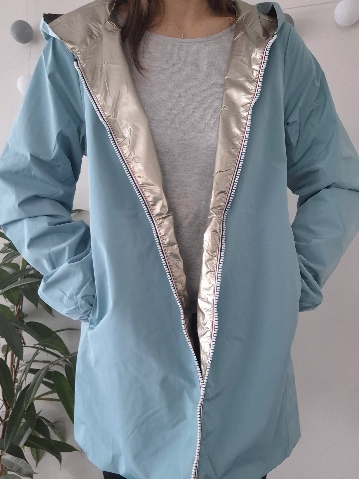 Melya Melody - Imperméable réversible mi-long sans garnissage ouate couleur bleu ciel/doré