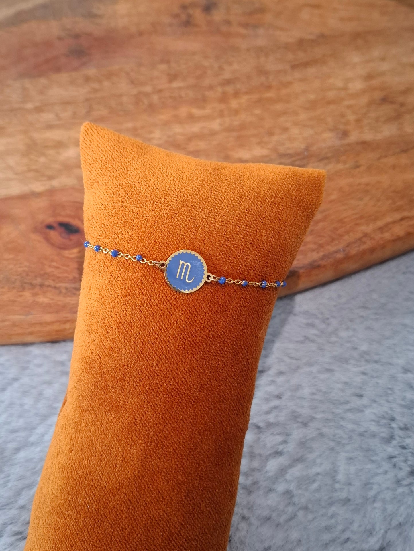 Bracelet à chaîne fine signe astrologique coloré