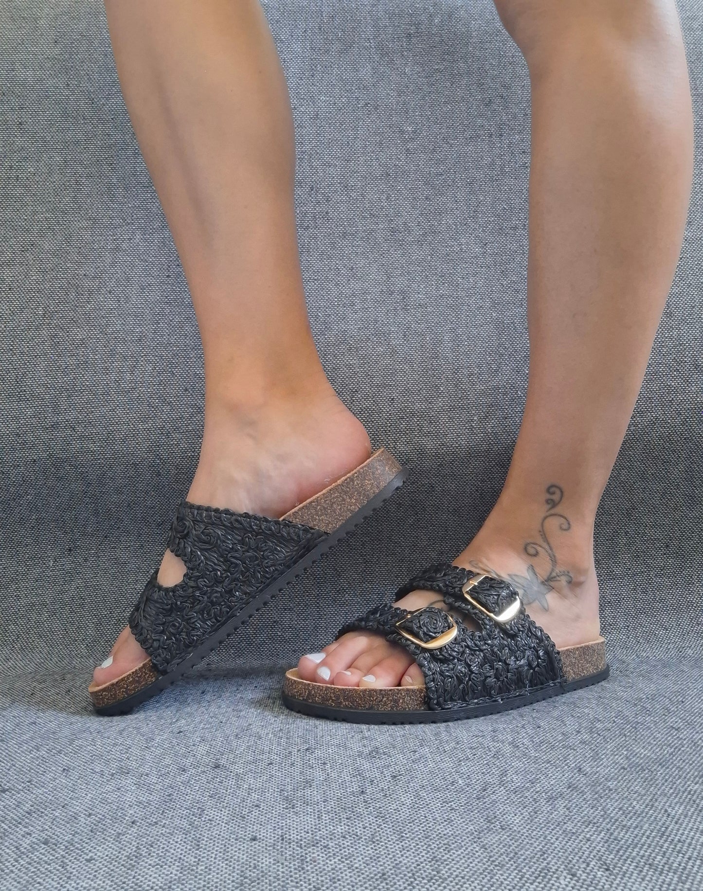 Chaussures sandales 2 brides effet paille noir avec boucles style Birk
