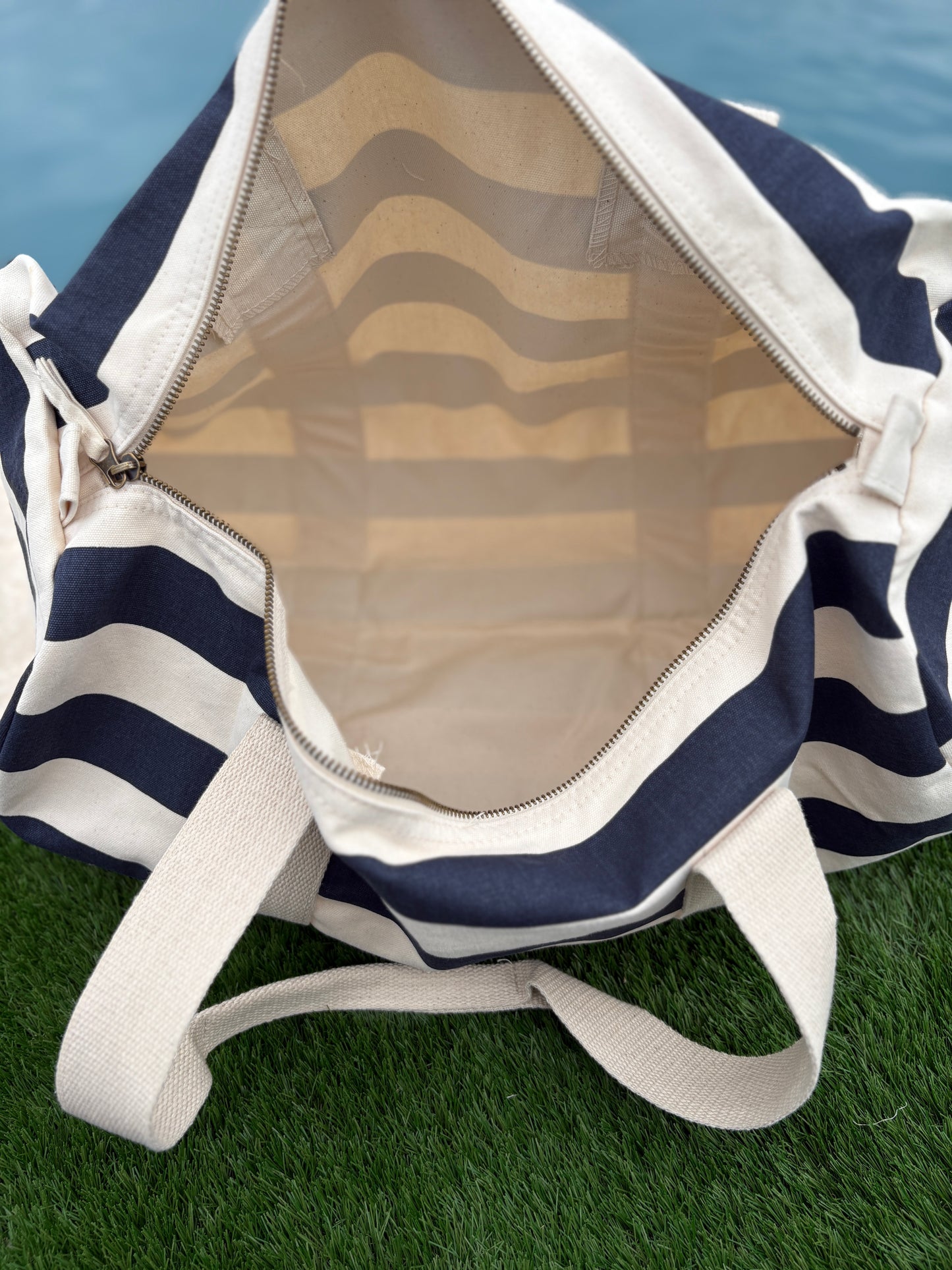 Sac polochon en coton rayé bleu marine et blanc