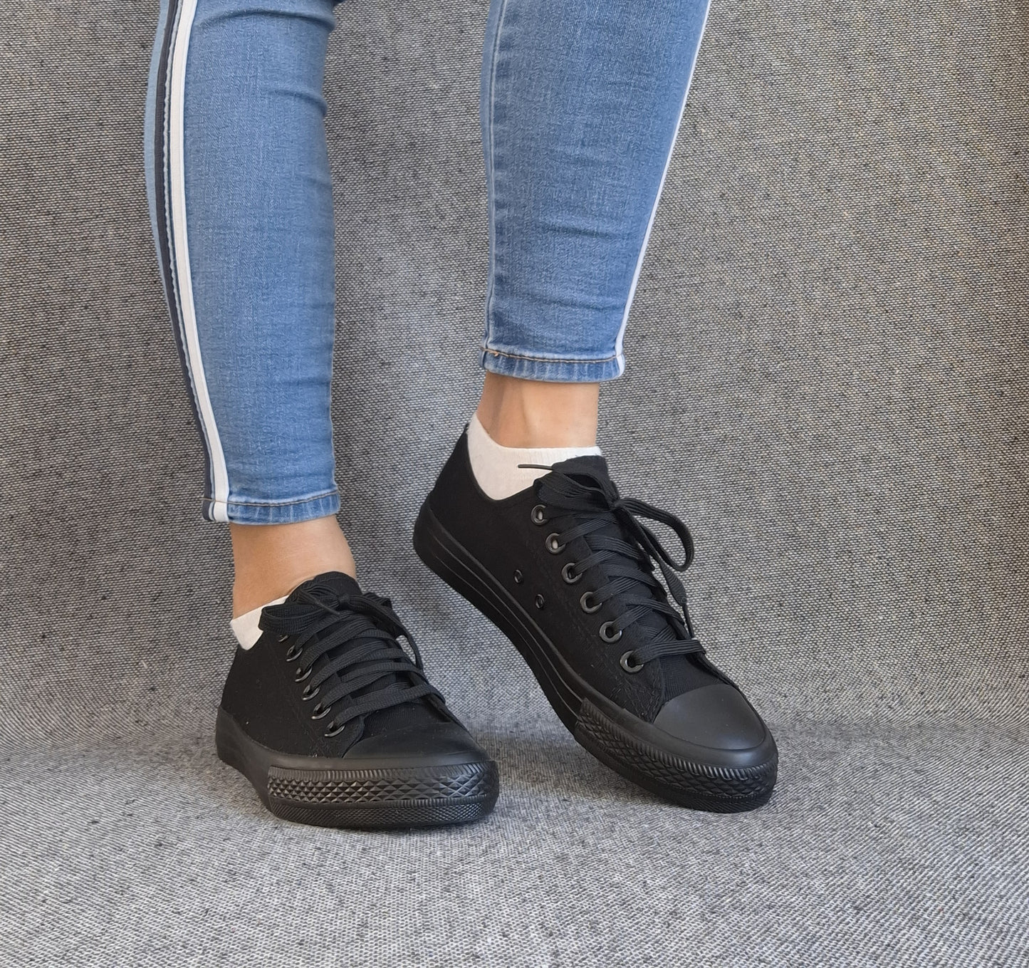 Chaussures baskets basses noir type converse
