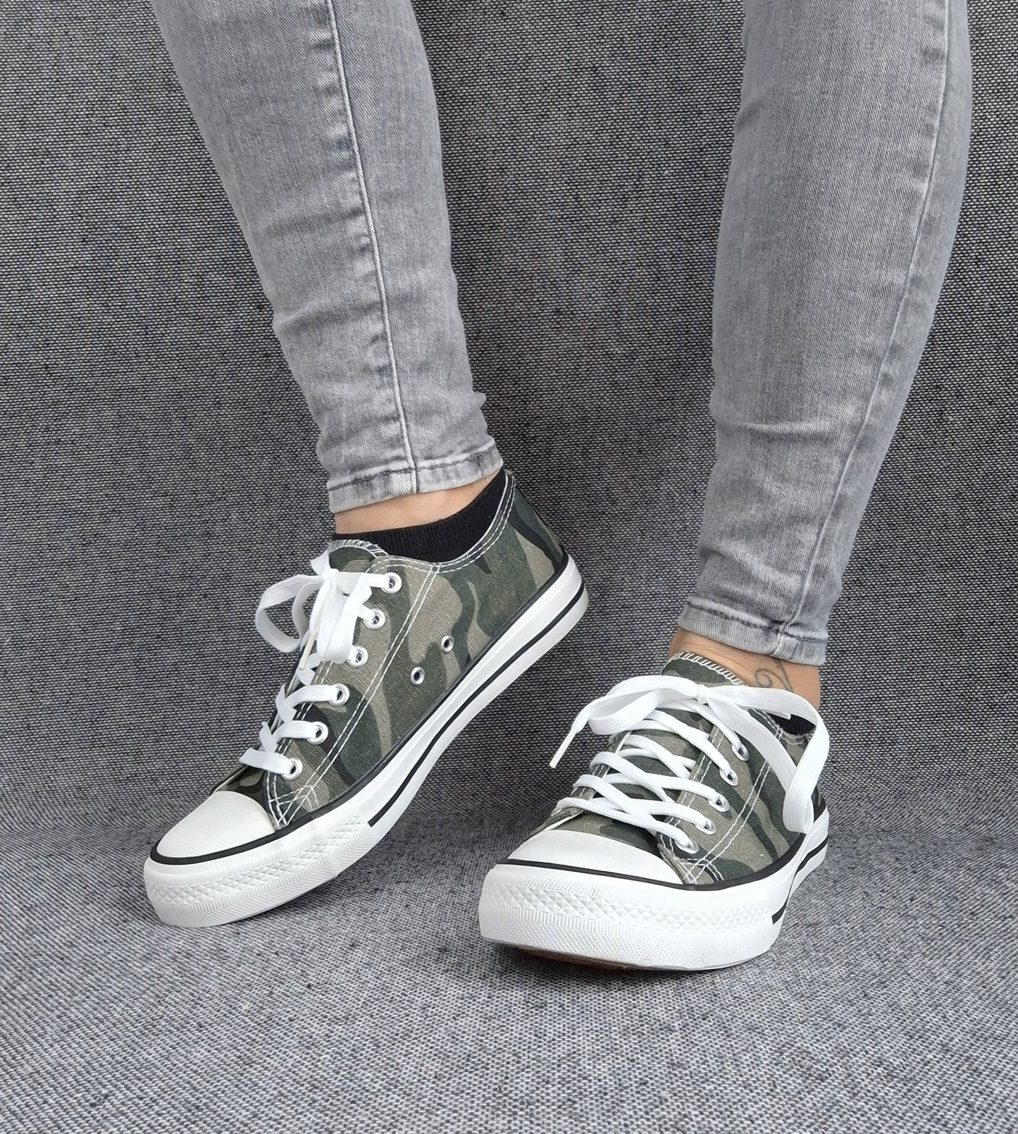 Chaussures baskets basses toile kaki camouflage style converse