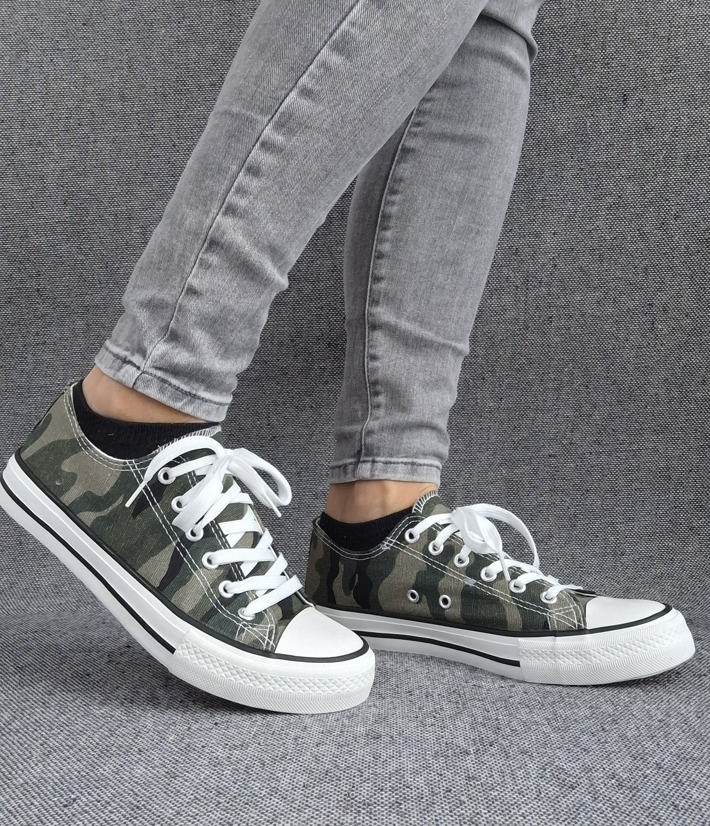Chaussures baskets basses toile kaki camouflage style converse