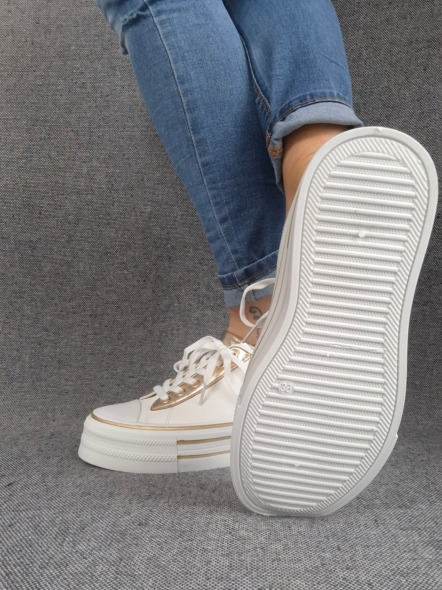 Chaussures baskets basses semelle compensée simili blanc style converse
