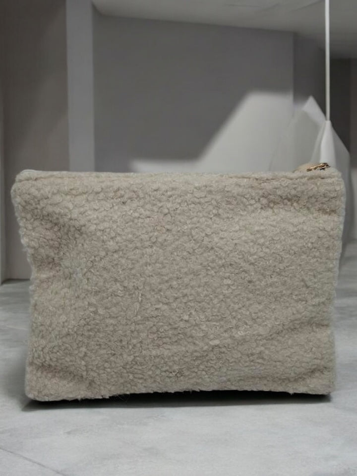 Pochette blanche avec une étoile marron