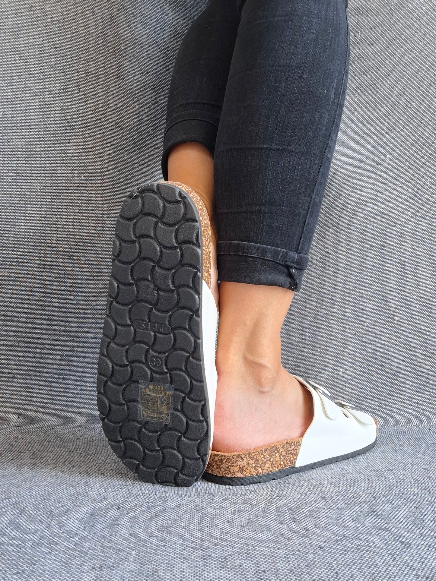 Chaussures sandales type birk à 2 brides blanches