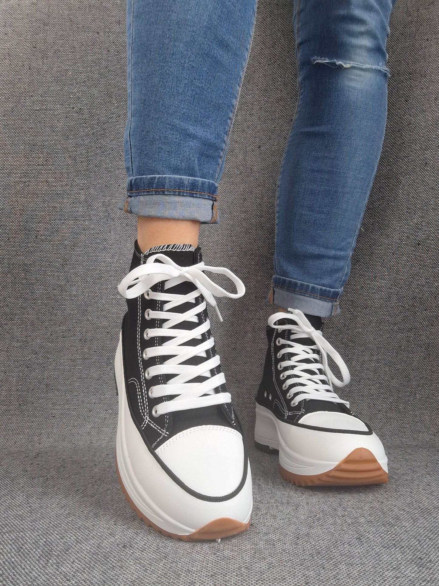 Chaussures baskets haute plate-forme toile noir et blanc