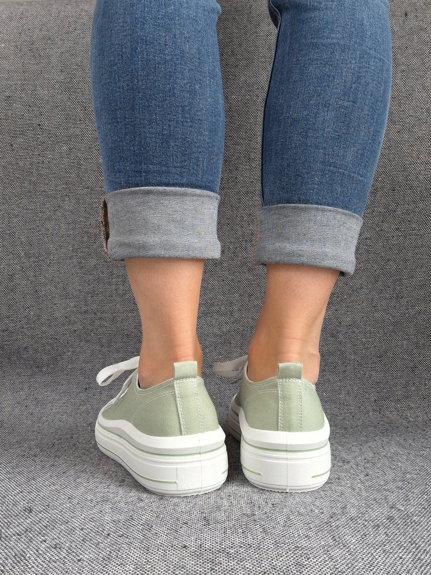 Chaussures baskets en toile vert olive semelle épaisse style converse
