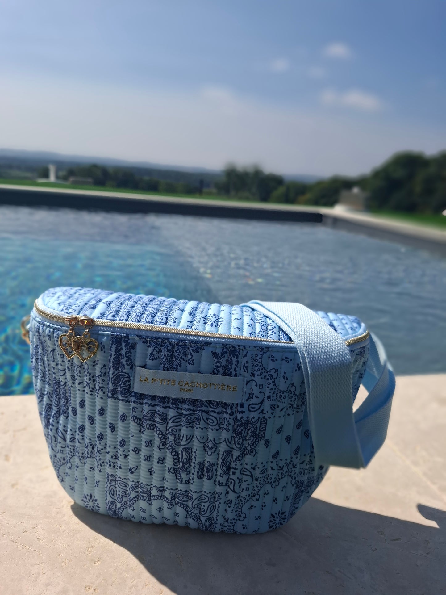 Sac banane en coton matelassé bleu design paisley bleu marine « La Ptite cachottière »