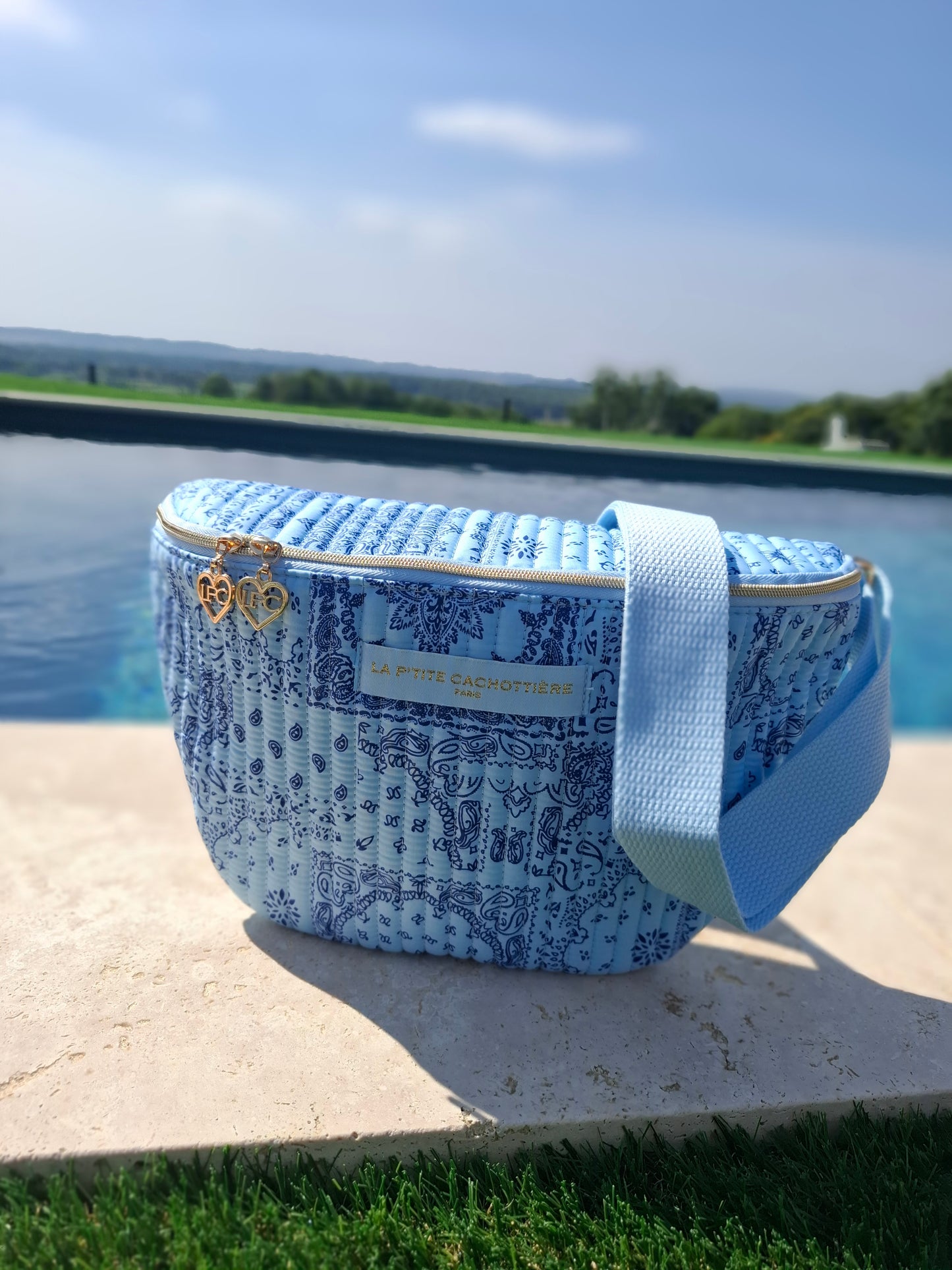 Sac banane en coton matelassé bleu design paisley bleu marine « La Ptite cachottière »