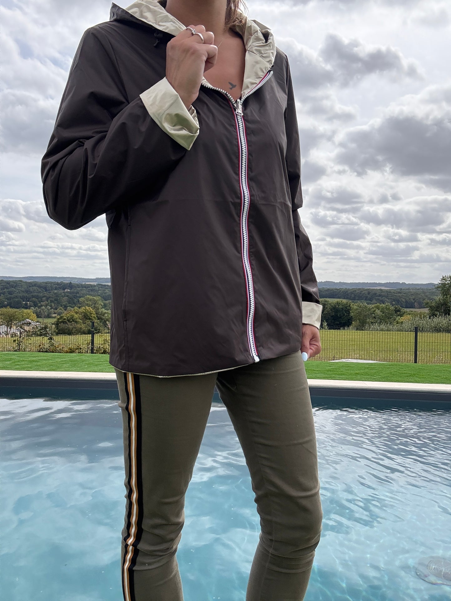 Laura Jo - Imperméable réversible court sans garnissage ouate mi-saison couleur marron chocolat/doré