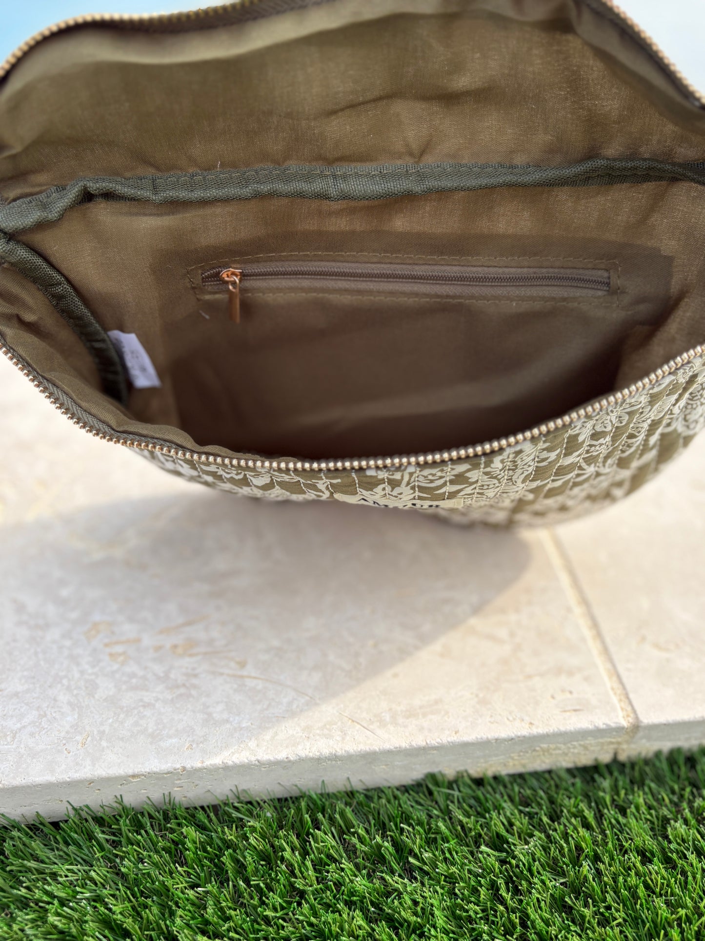 Sac banane coton matelassé liberty toile de jouy fleuri vert kaki et blanc