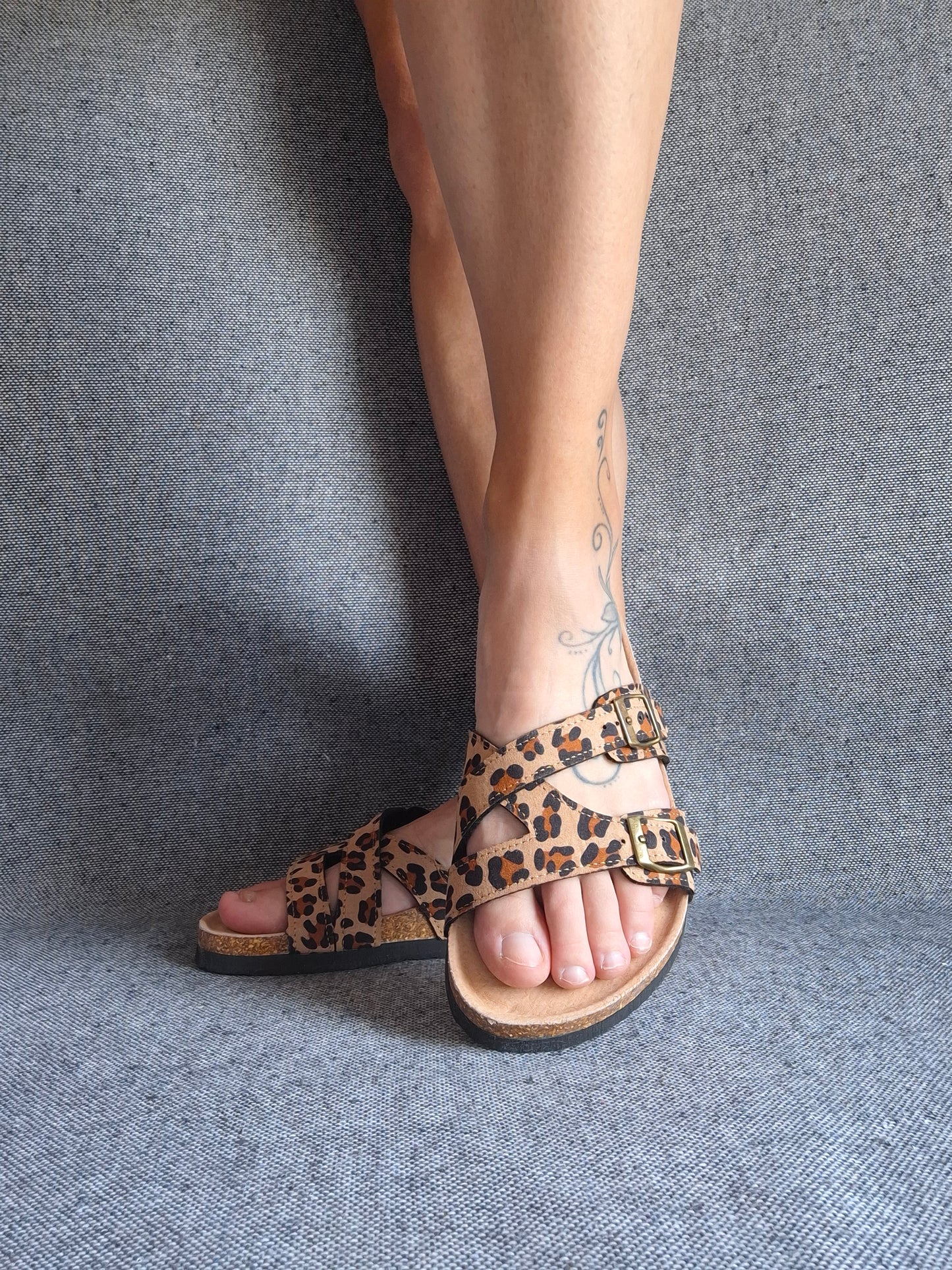 Chaussures sandales type Birk à 2 brides léopard beige semelle intérieure cuir