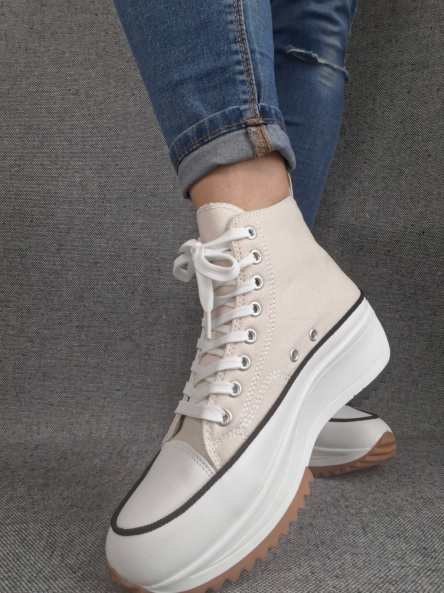 Chaussures baskets haute plate-forme toile beige et blanc
