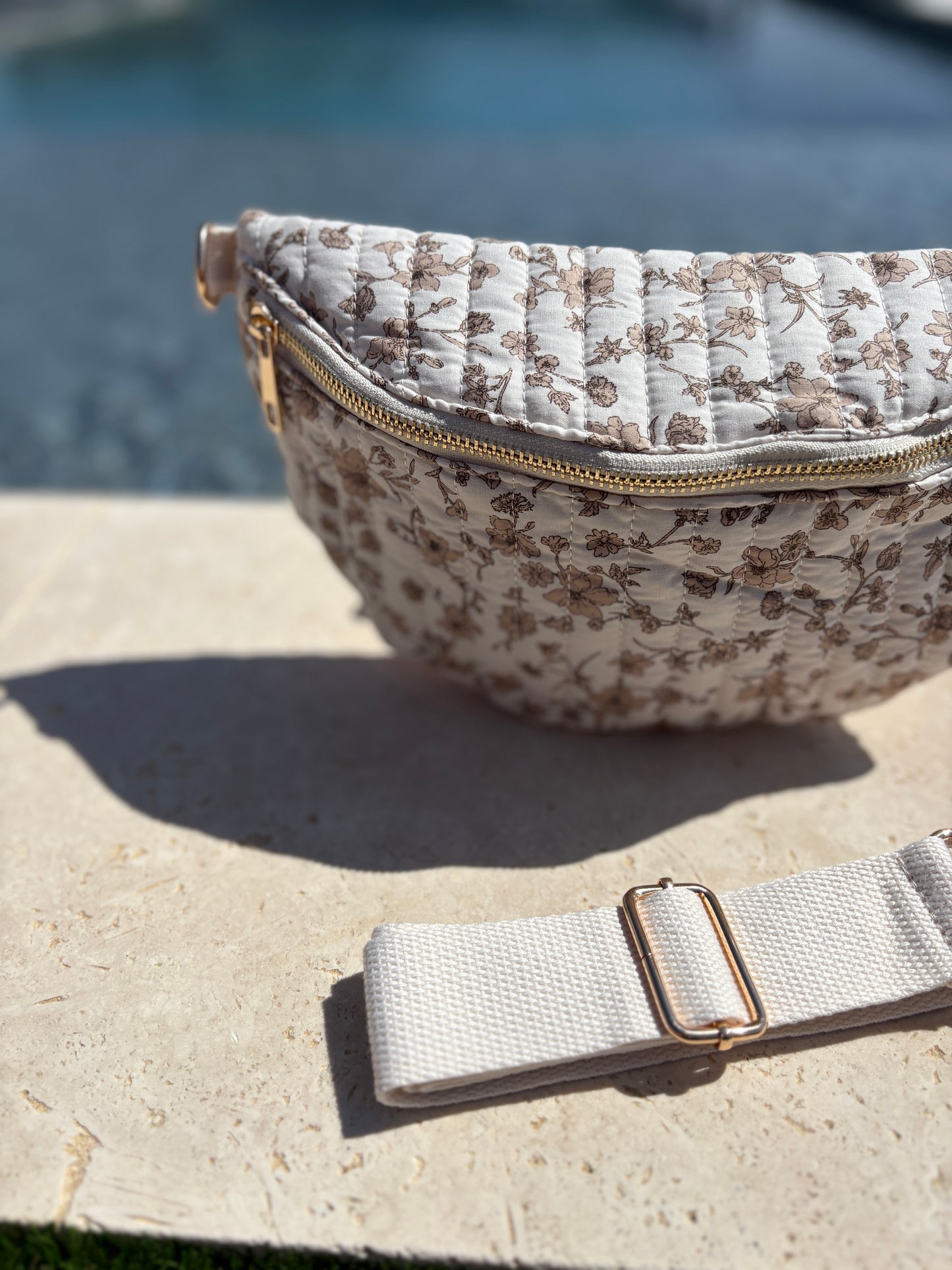 Sac banane en coton matelassé liberty fleuri beige taupe