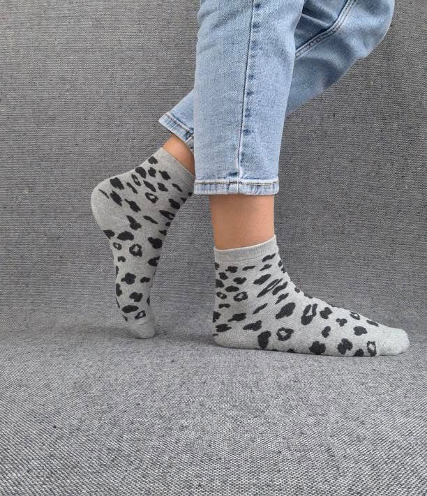Paire de chaussettes gris en coton à motif léopard noir