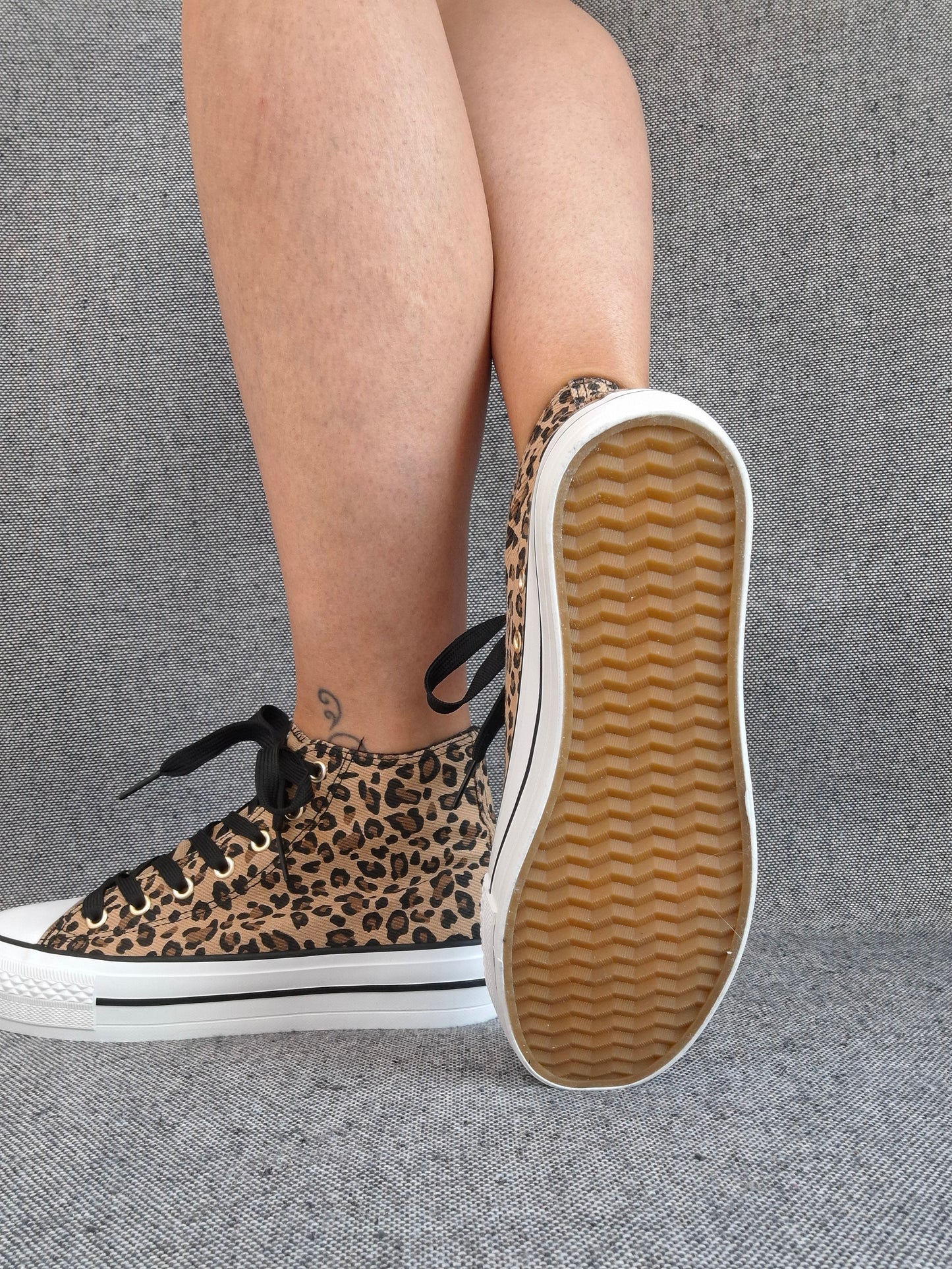 Chaussures baskets hautes léopard marron noir style converse