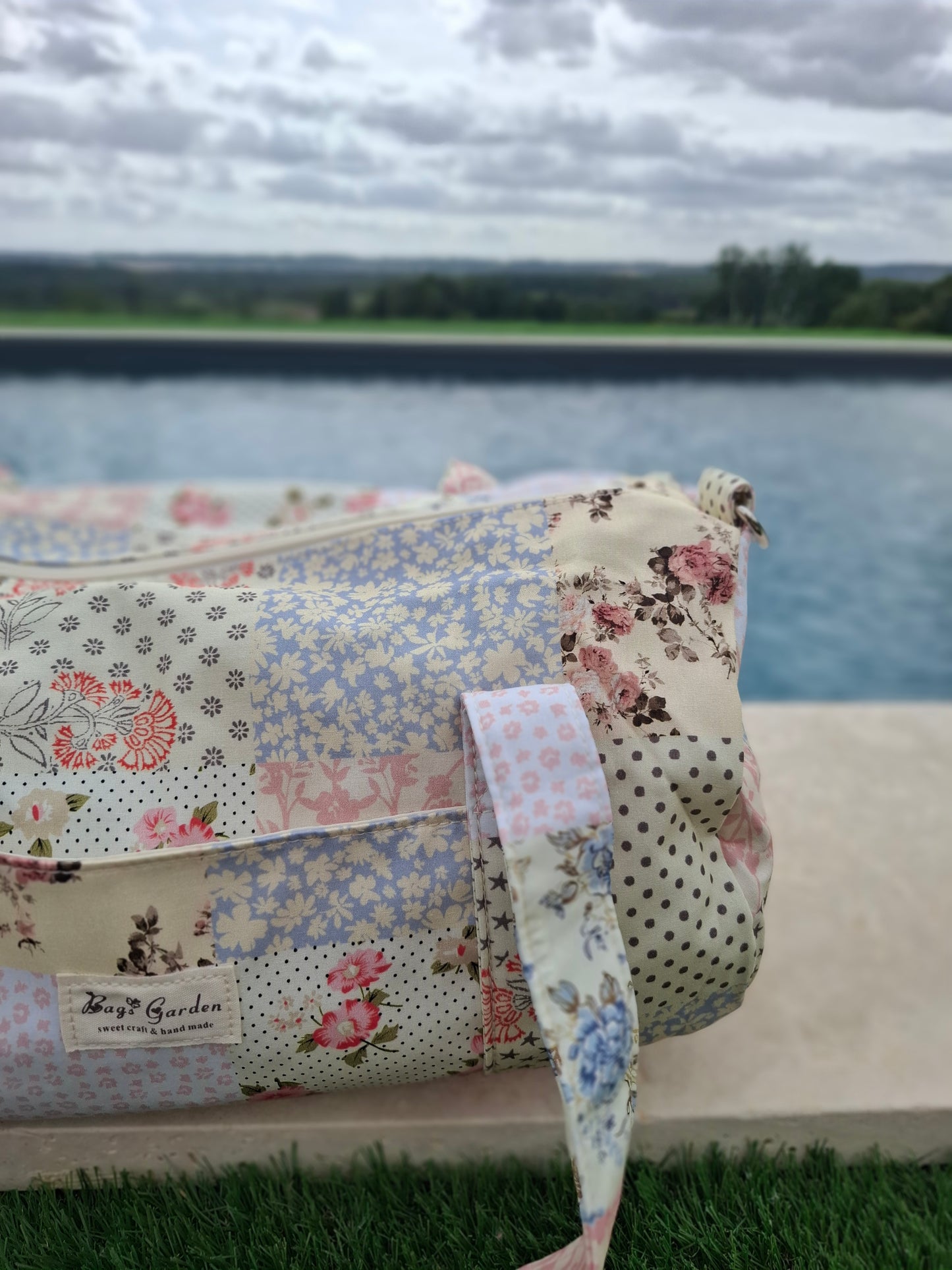 Sac polochon week end de voyage en tissu coton patchwork multicolore fleuri bleu clair orange