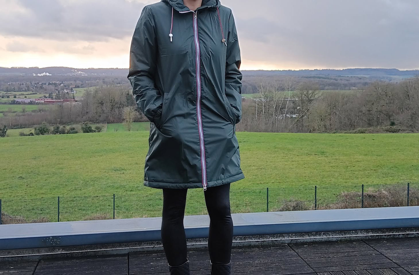 Laura Jo - Imperméable long doublé en fausse fourrure cordon tricolore couleur vert forêt