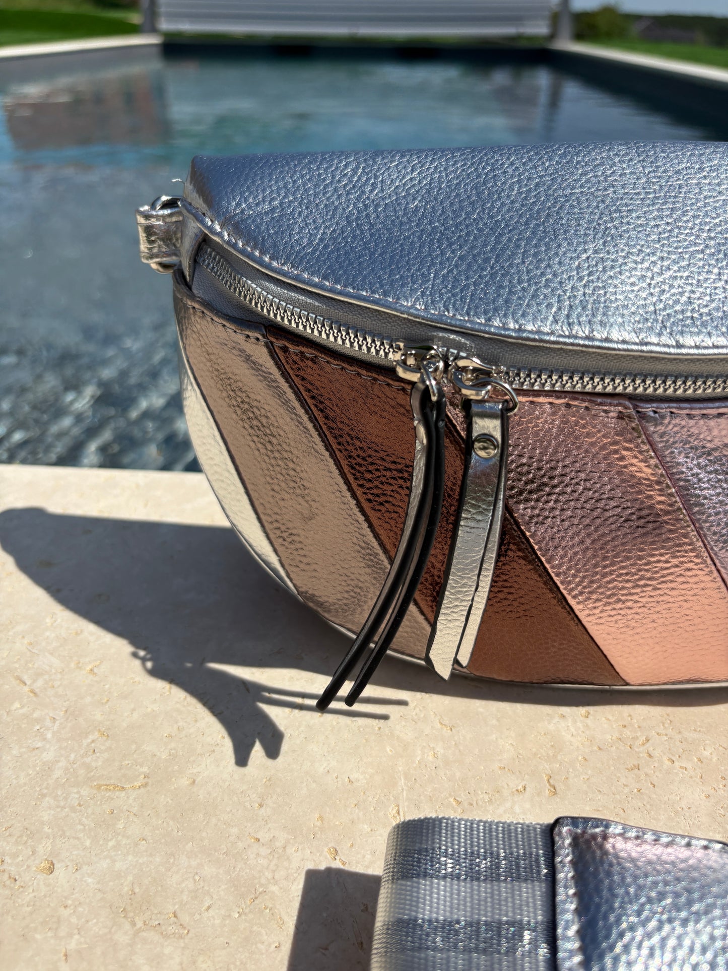 Sac banane simili cuir blanc argenté rosé