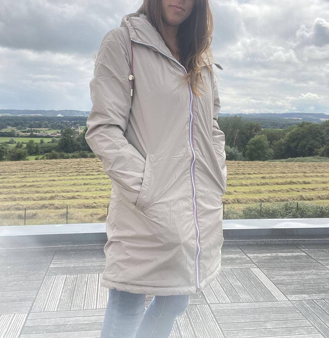 Laura Jo - Imperméable long doublé en fausse fourrure cordon tricolore couleur beige