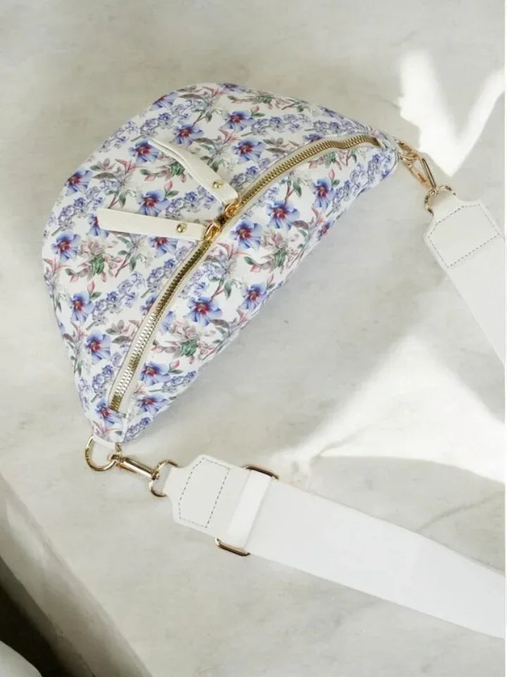 Sac banane en tissu coton liberty blanc à motif floral à tons bleus