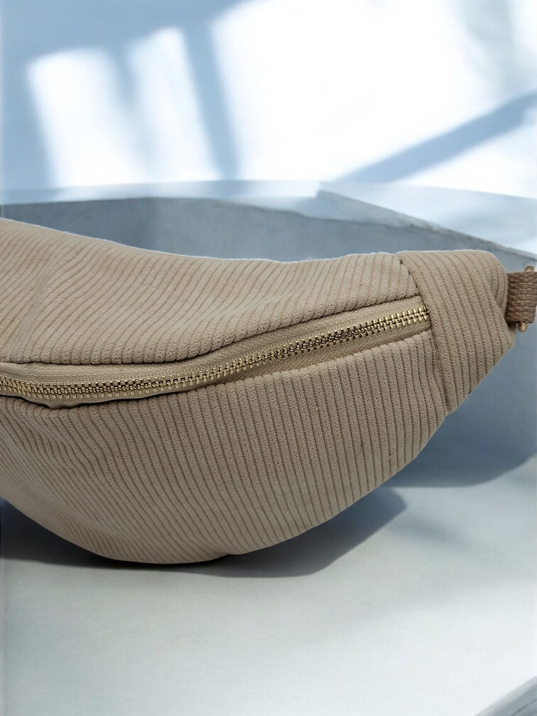 Sac banane velours cotelé beige