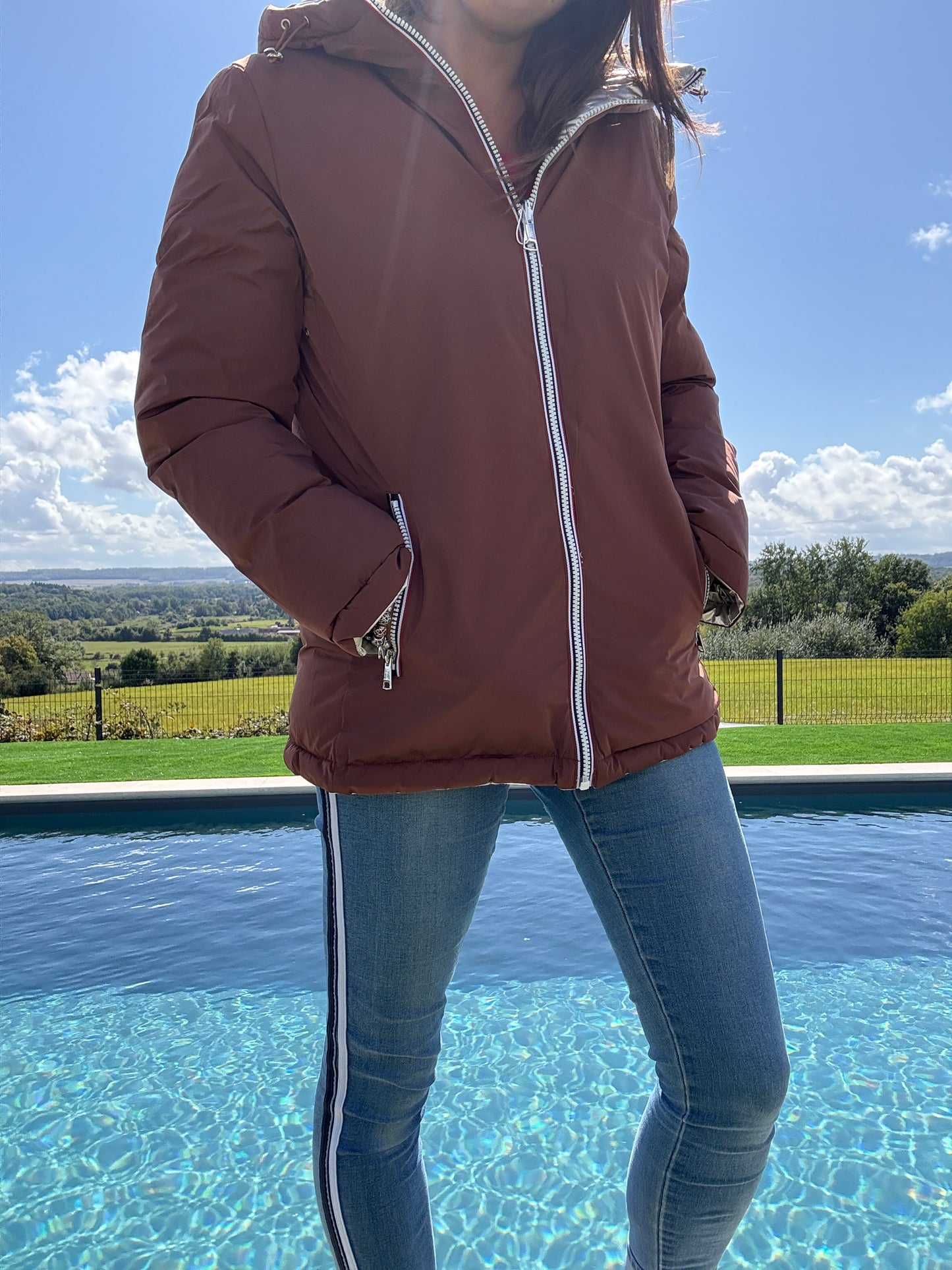 Melya Melody - Manteau court réversible et imperméable matelassé marron chocolat/doré