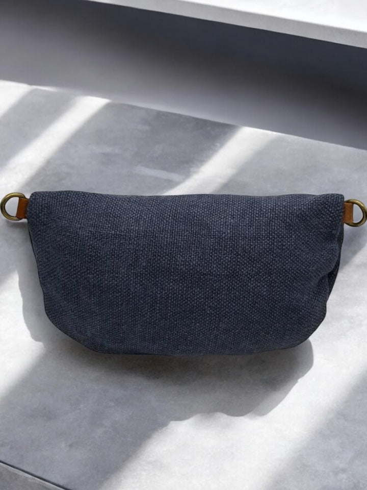Sac banane en jute bleu denim 2 poches doubles curseurs