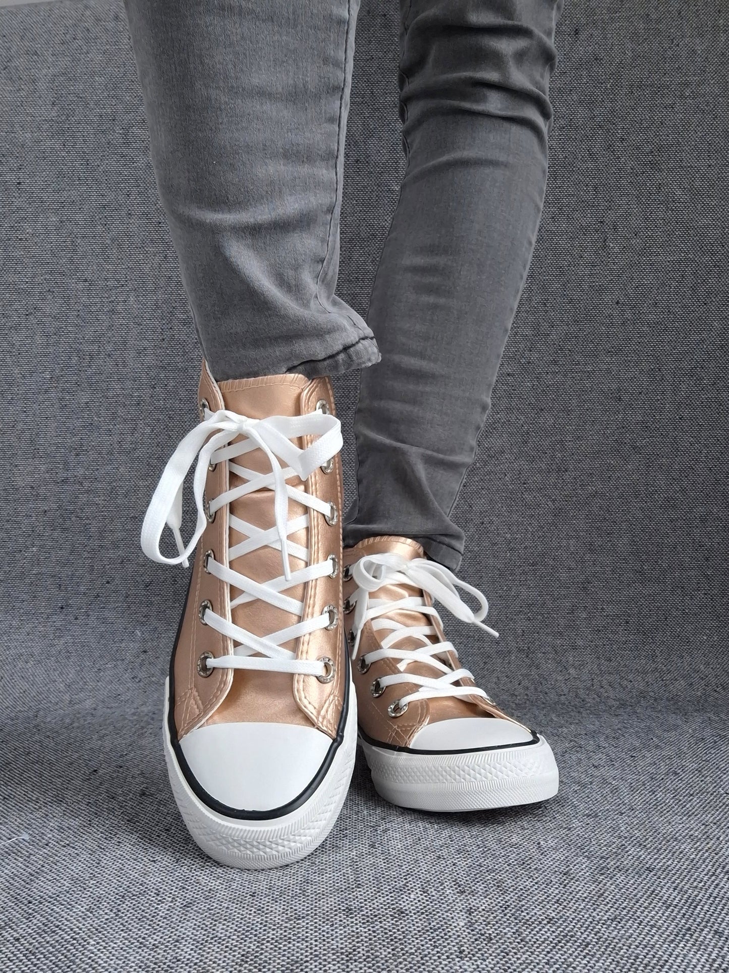 Chaussures baskets hautes cuivre champagne et blanche style converse