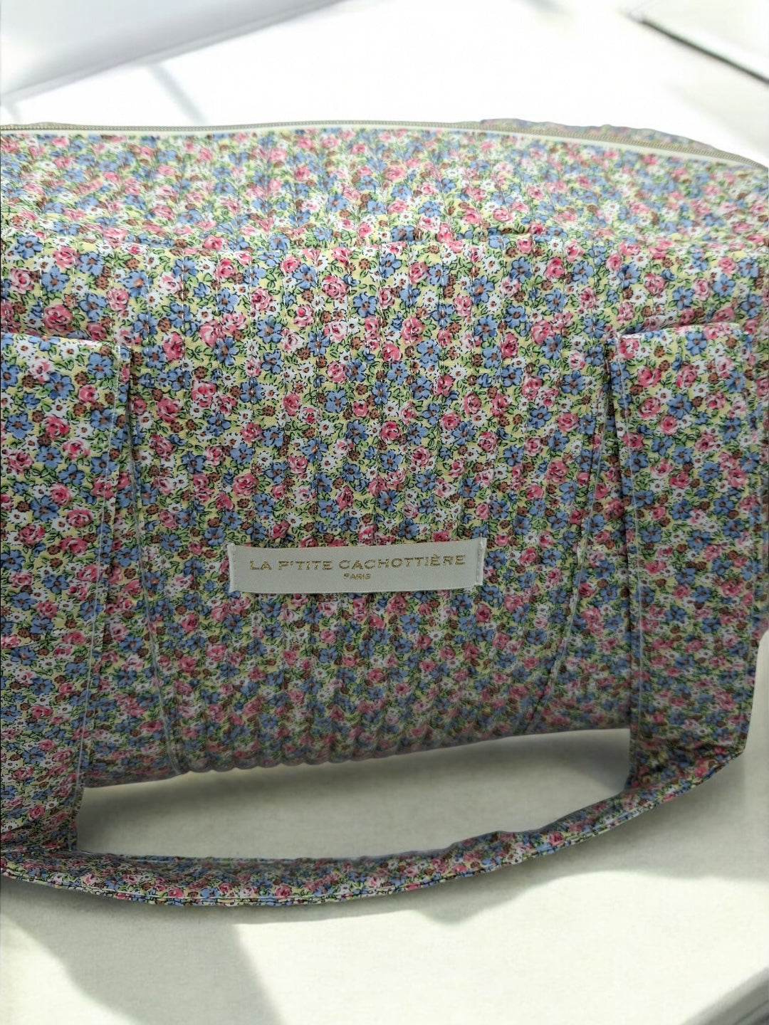 Sac week-end polochon en coton matelassé multicolore liberty fleuri rose bleu et blanc