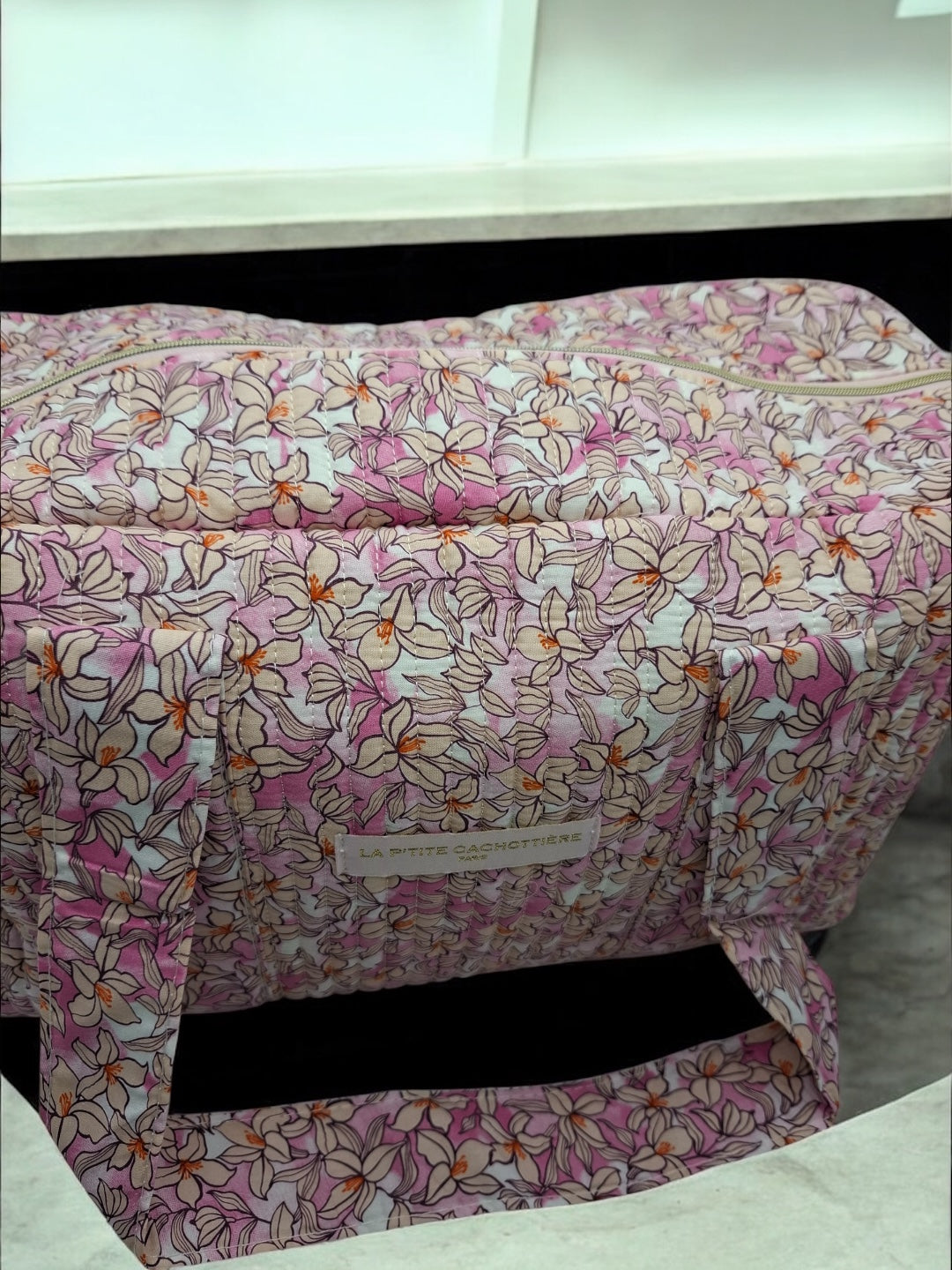 Sac week-end polochon en coton matelassé rose liberty fleuri rose et taupe