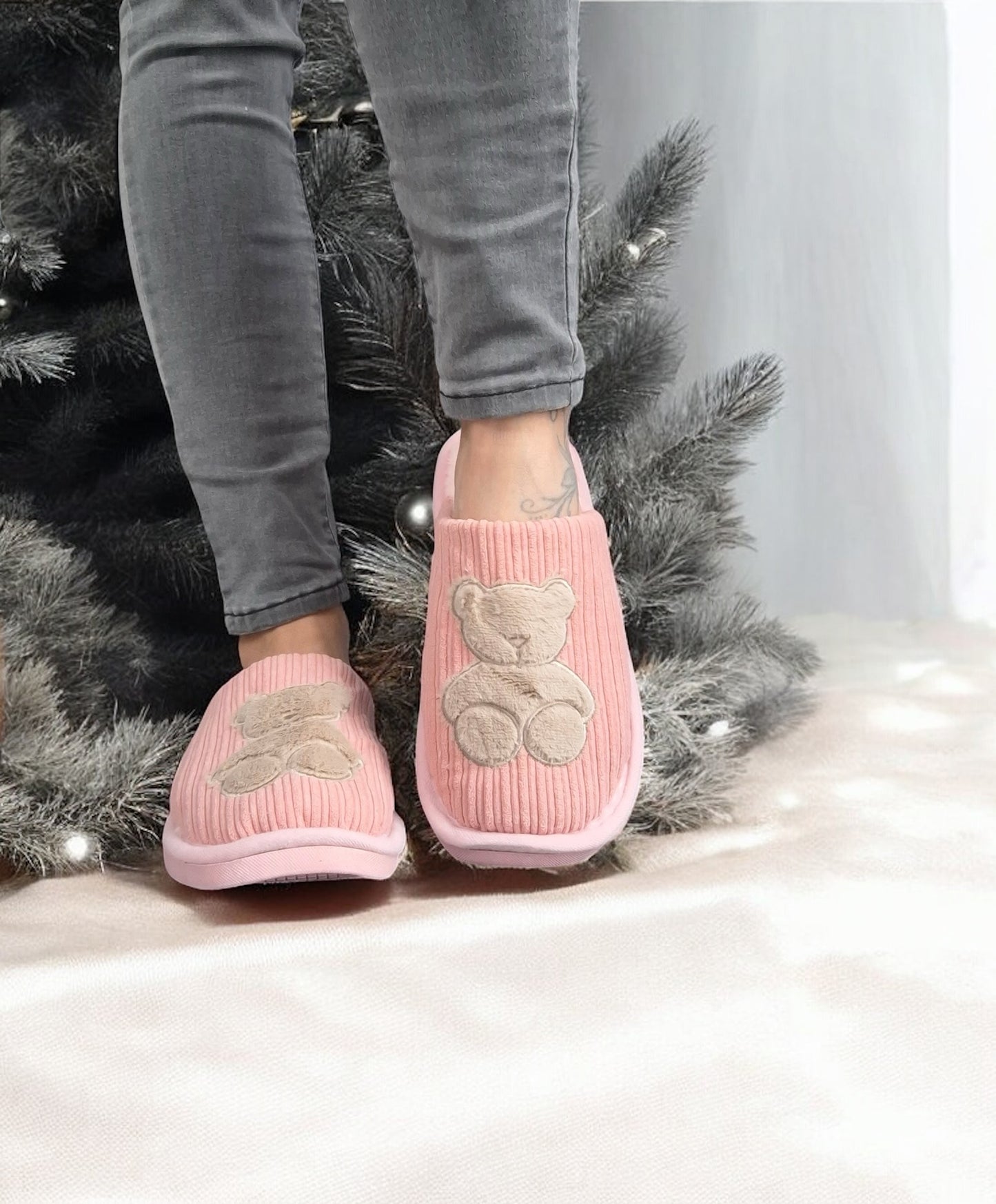 Chaussons fourrés rose en tissu avec motif ours
