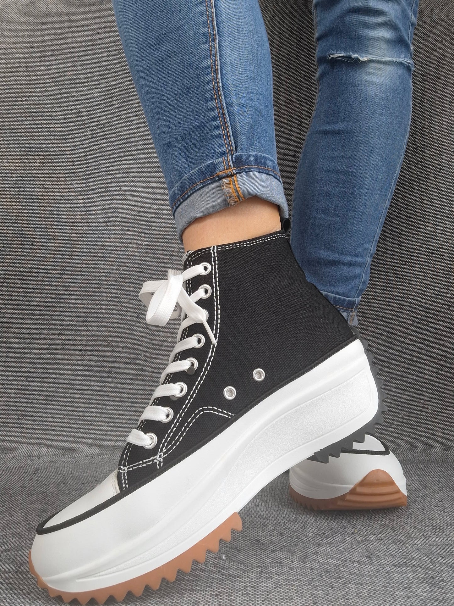 Chaussures baskets haute plate-forme toile noir et blanc