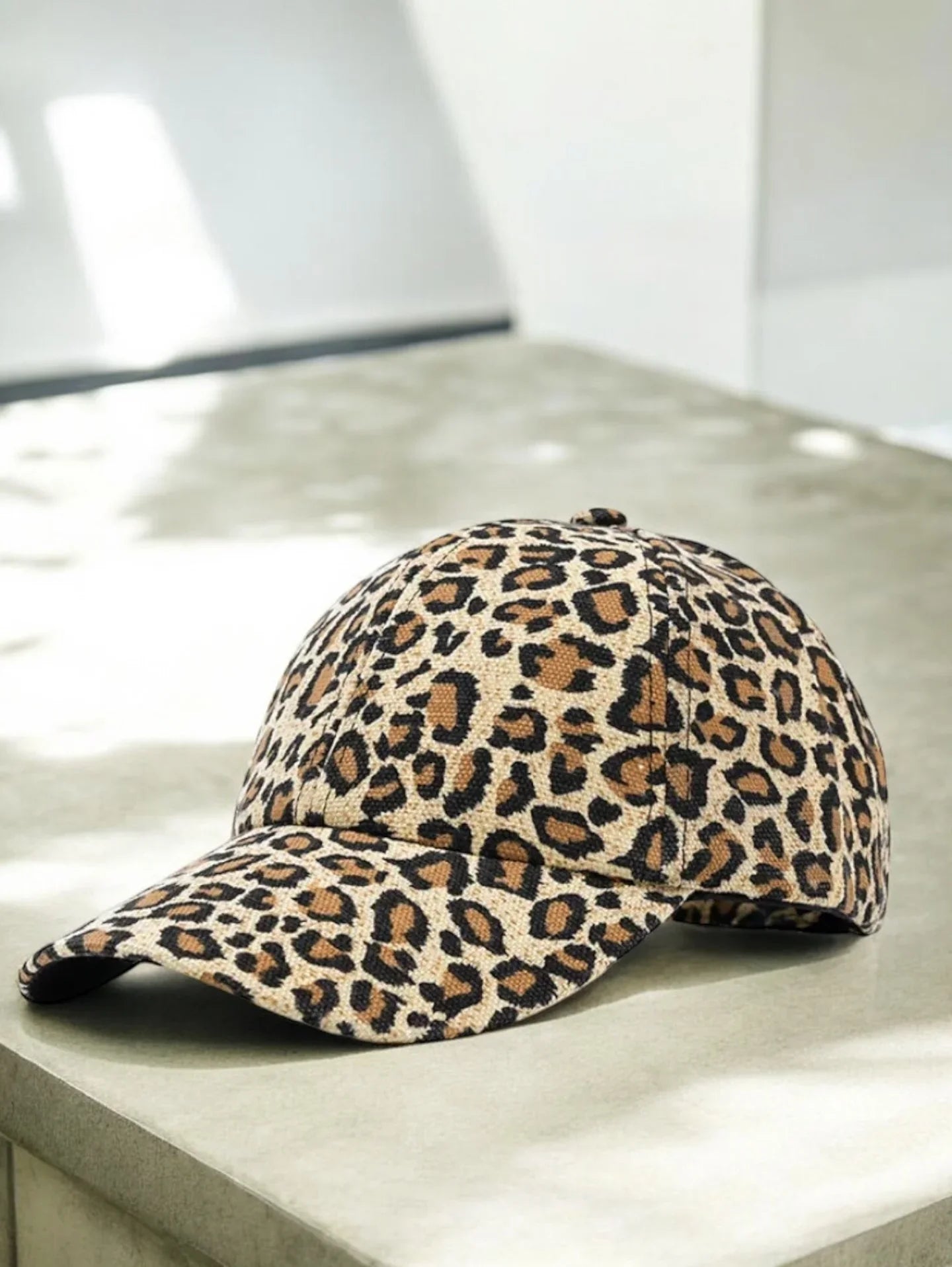 Casquette en coton imprimé léopard beige clair Le Petit Placard