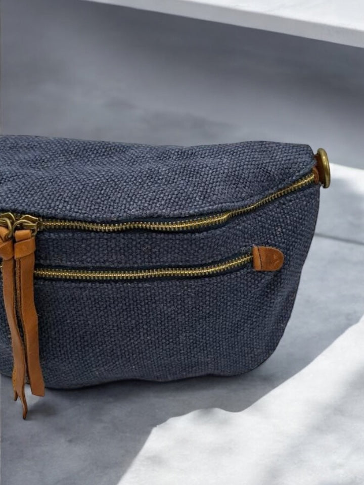 Sac banane en jute bleu denim 2 poches doubles curseurs